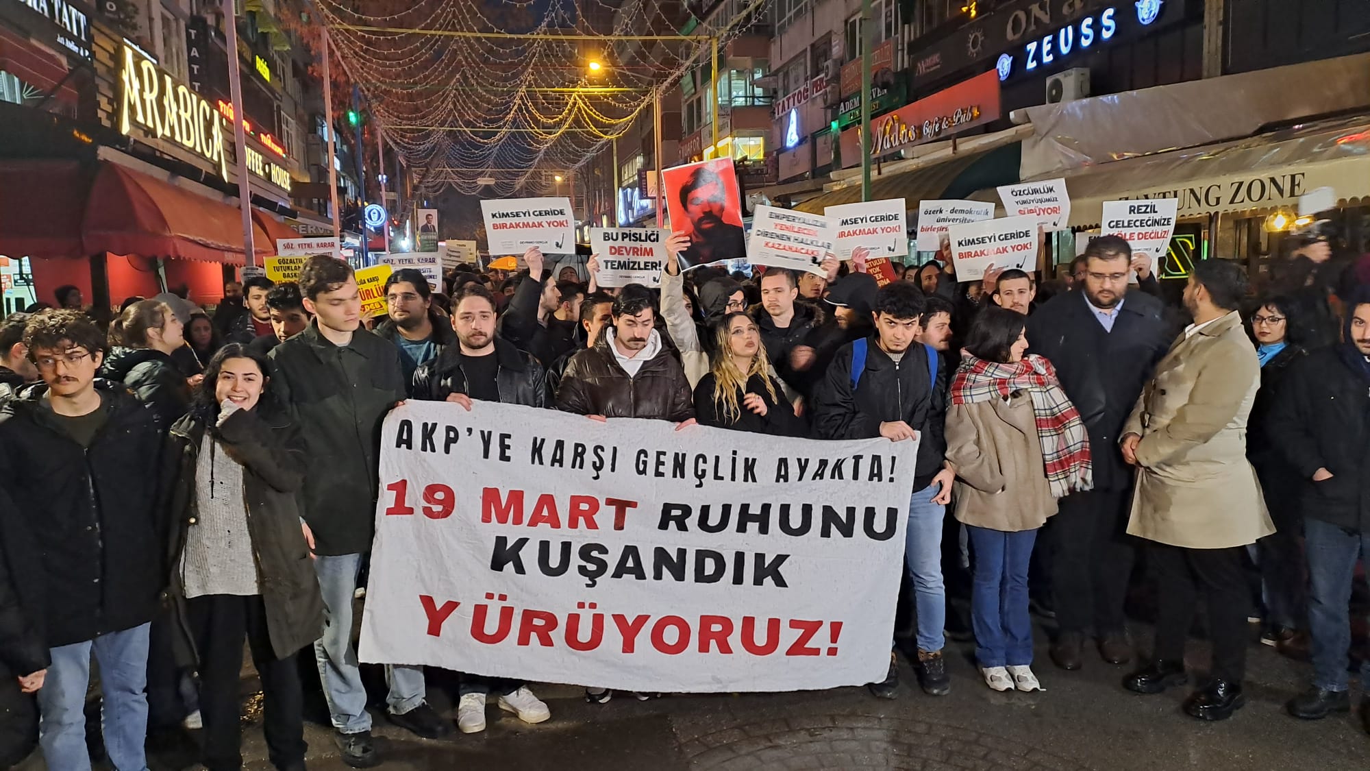 19 Mart protestolarının yıldönümünde gözaltına alınan trans kadına transfobik işkence Kaos GL - LGBTİ+ Haber Portalı