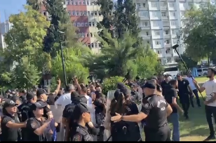 2. Adana Onur Yürüyüşü’nde 14 kişi gözaltında | Kaos GL - LGBTİ+ Haber Portalı