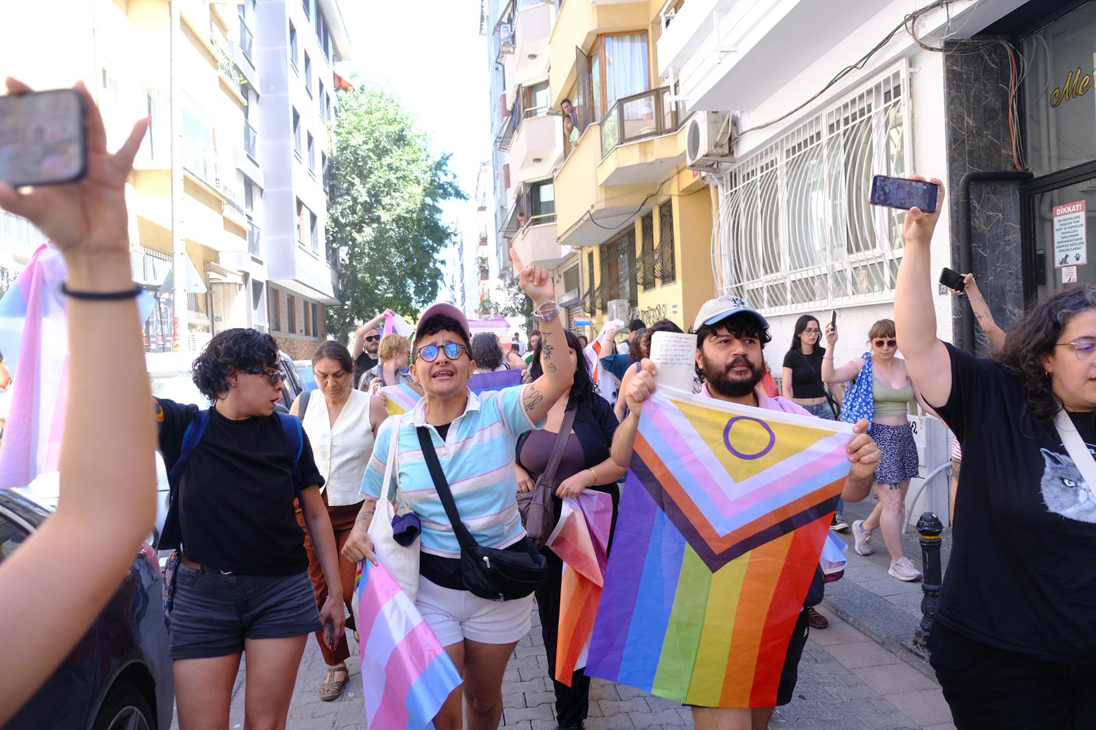 24. İstanbul Onur Yürüyüşü: “Hayatlarımızı yargı paketlerinizle, keyfi yasaklarınızla, nefret politikalarınızla düzenleyemezsiniz” | Kaos GL - LGBTİ+ Haber Portalı Haber