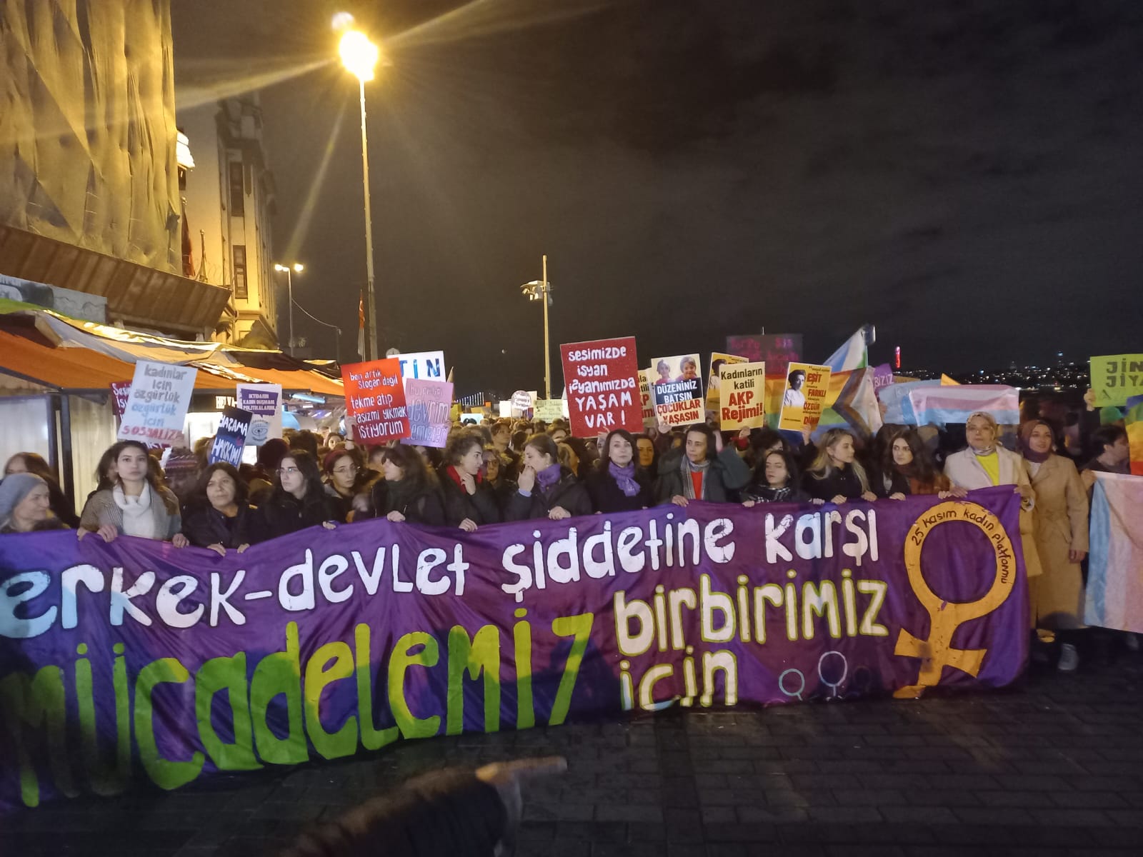 25 Kasım eylemine katılan 168 kişiye dava açıldı: Polis şikayet etti, savcılık hapis cezası istedi! Kaos GL - LGBTİ+ Haber Portalı