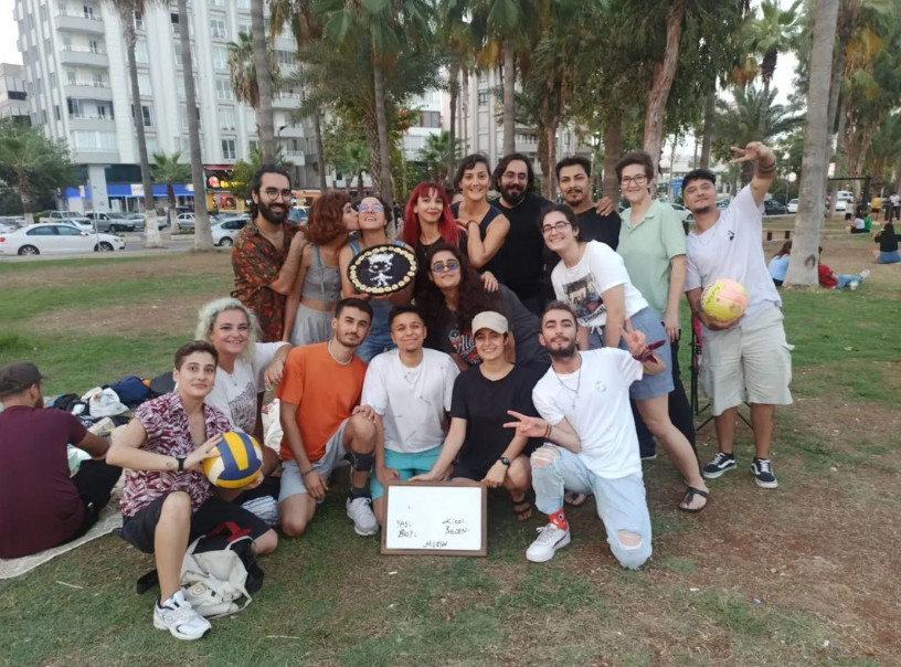 8. Mersin LGBTİ+ Onur Haftası kapanış: Hiç bir şey olmadıysa bile kesinlikle bir şeyler oldu! Kaos GL - LGBTİ+ Haber Portalı