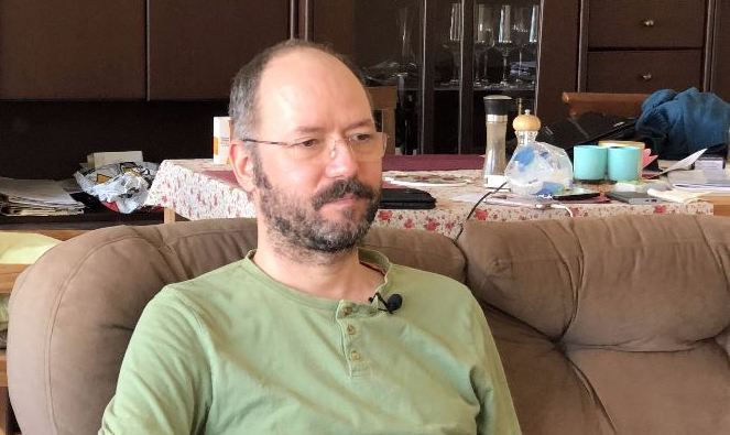 Açılmamla birlikte Lambda'yı buldum - Renkli Ekran Söyleşileri: Öner Ceylan Kaos GL - LGBTİ+ Haber Portalı