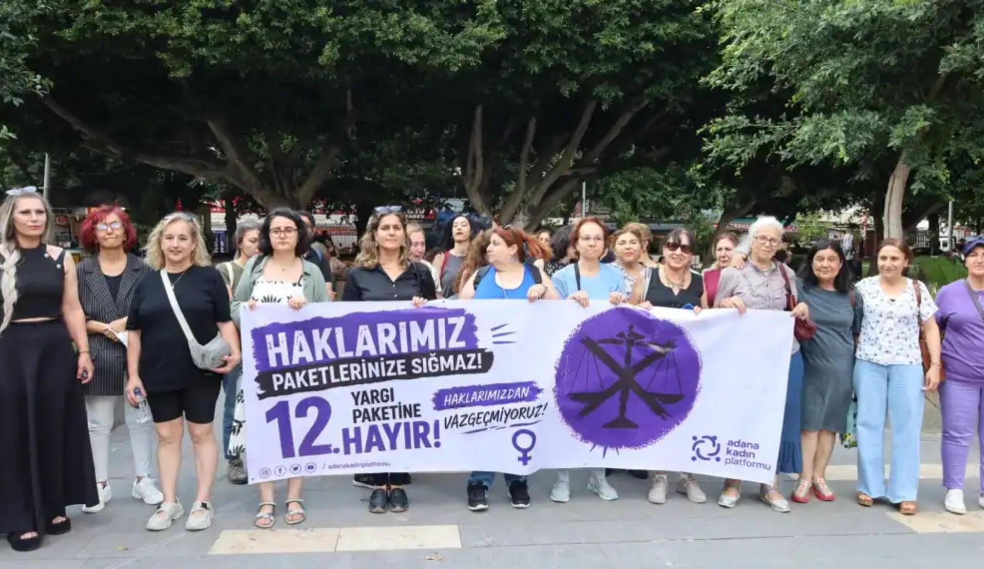 Adana Kadın Platformu’ndan 12. Yargı Paketi’ne karşı eylem: “Eşit ve özgür bir yaşam ısrarımızdan vazgeçmeyeceğiz” | Kaos GL - LGBTİ+ Haber Portalı Haber