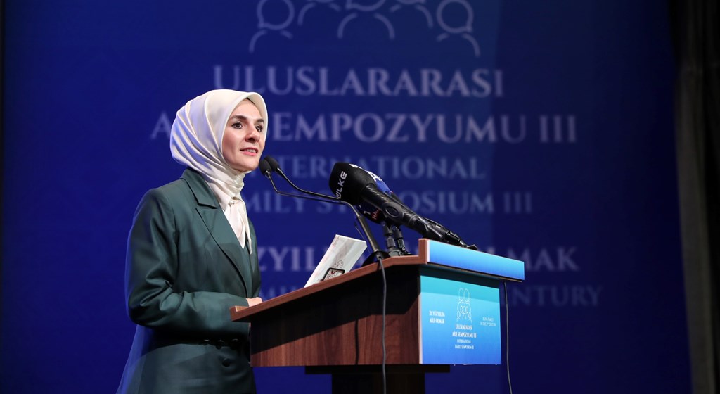 Aile Bakanı Göktaş, LGBTİ+’ları yine hedef aldı: “Küresel bir seferberliğe öncülük edeceğiz” Kaos GL - LGBTİ+ Haber Portalı