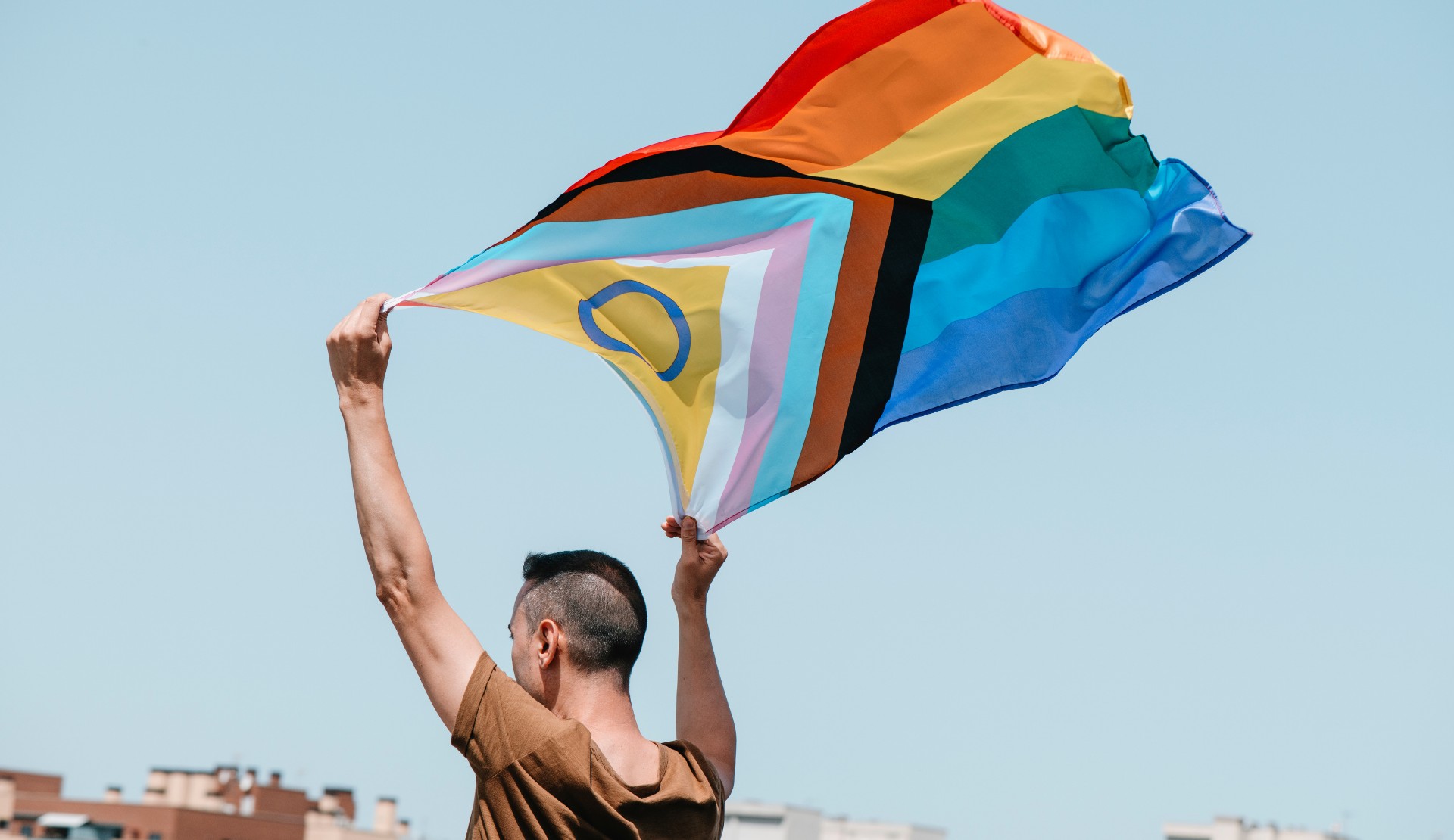 “Ailem Güvende” operasyonu sonrası Kuşadası’nda LGBTİ+ etkinliklerine 15 günlük yasak! | Kaos GL - LGBTİ+ Haber Portalı Haber