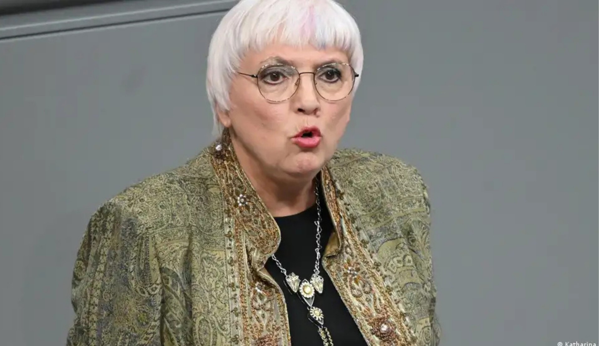 Almanya’nın eski Kültür Bakanı Claudia Roth’tan “Ailem Güvende” operasyonuna tepki: “Türkiye’de temel özgürlük haklarının ne kadar pervasızca ihlal edildiğini göstermektedir” | Kaos GL - LGBTİ+ Haber Portalı