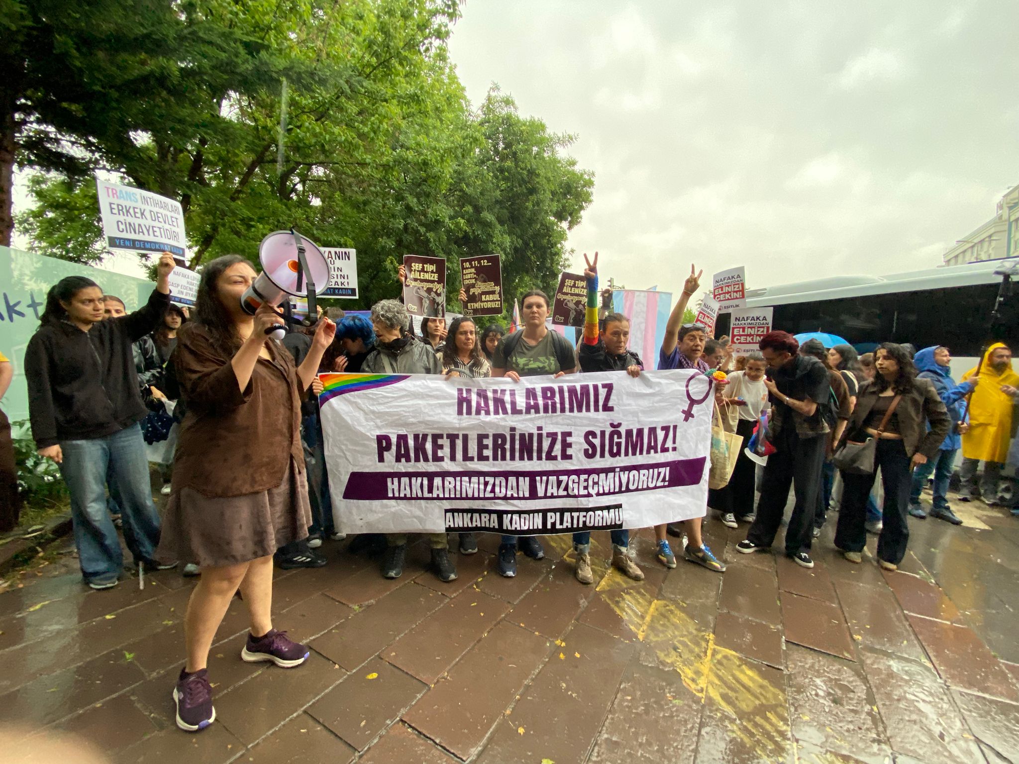 Ankara’da yargı paketi eyleminde 4 kişi gözaltına alındı; LGBTİ+'lar darp edildi! | Kaos GL - LGBTİ+ Haber Portalı Haber