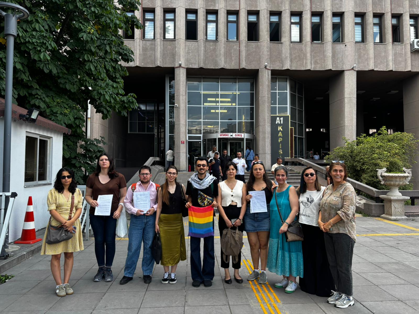 Ankara'daki 12. Yargı Paketi eylemine yönelik polis saldırısına dair suç duyurusu: "Sessiz kalmayacağız" | Kaos GL - LGBTİ+ Haber Portalı Haber