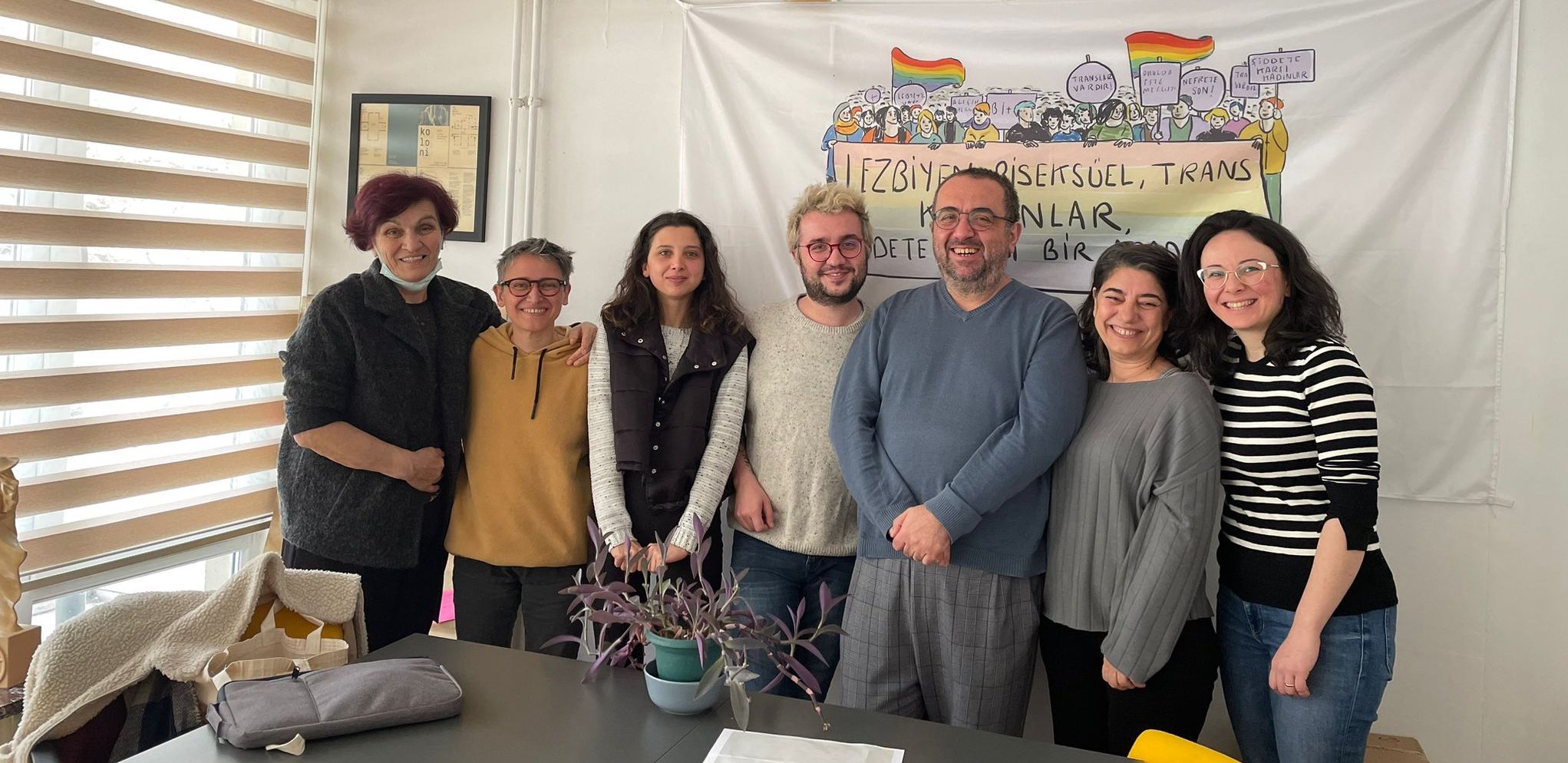Ankara LGBTİ+ Deprem Dayanışması ve Kadın Koalisyonu dayanışma için bir arada! Kaos GL - LGBTİ+ Haber Portalı