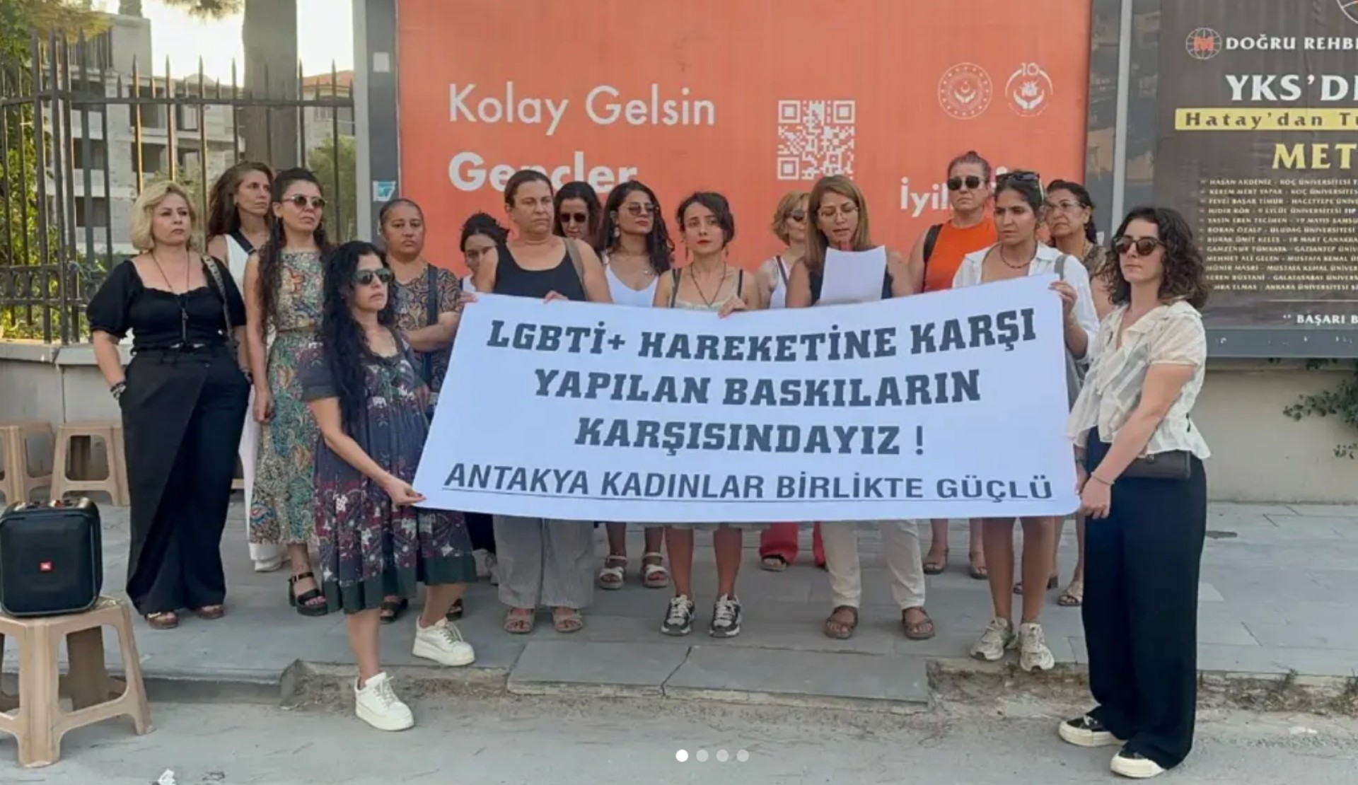 Antakya Kadınlar Birlikte Güçlü: “LGBTİ+ olmak, dernek kurmak, temel insan haklarını savunmak suç değildir!” | Kaos GL - LGBTİ+ Haber Portalı