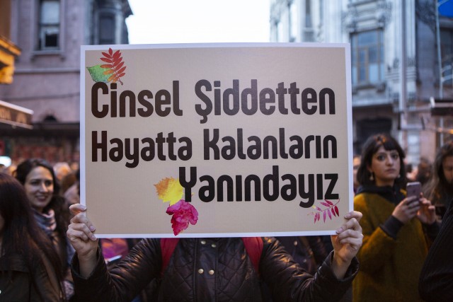 Aramızda Derneği’nden rapor: Üniversitelerde LGBTİ+’lar cinsel şiddete karşı daha savunmasız | Kaos GL - LGBTİ+ Haber Portalı Haber
