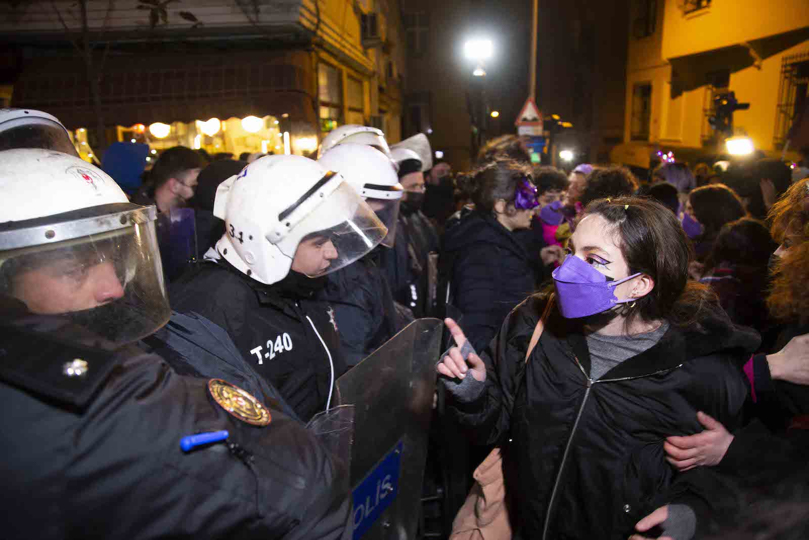 Ateş Alpar’ın objektifinden 20. İstanbul Feminist Gece Yürüyüşü Kaos GL - LGBTİ+ Haber Portalı
