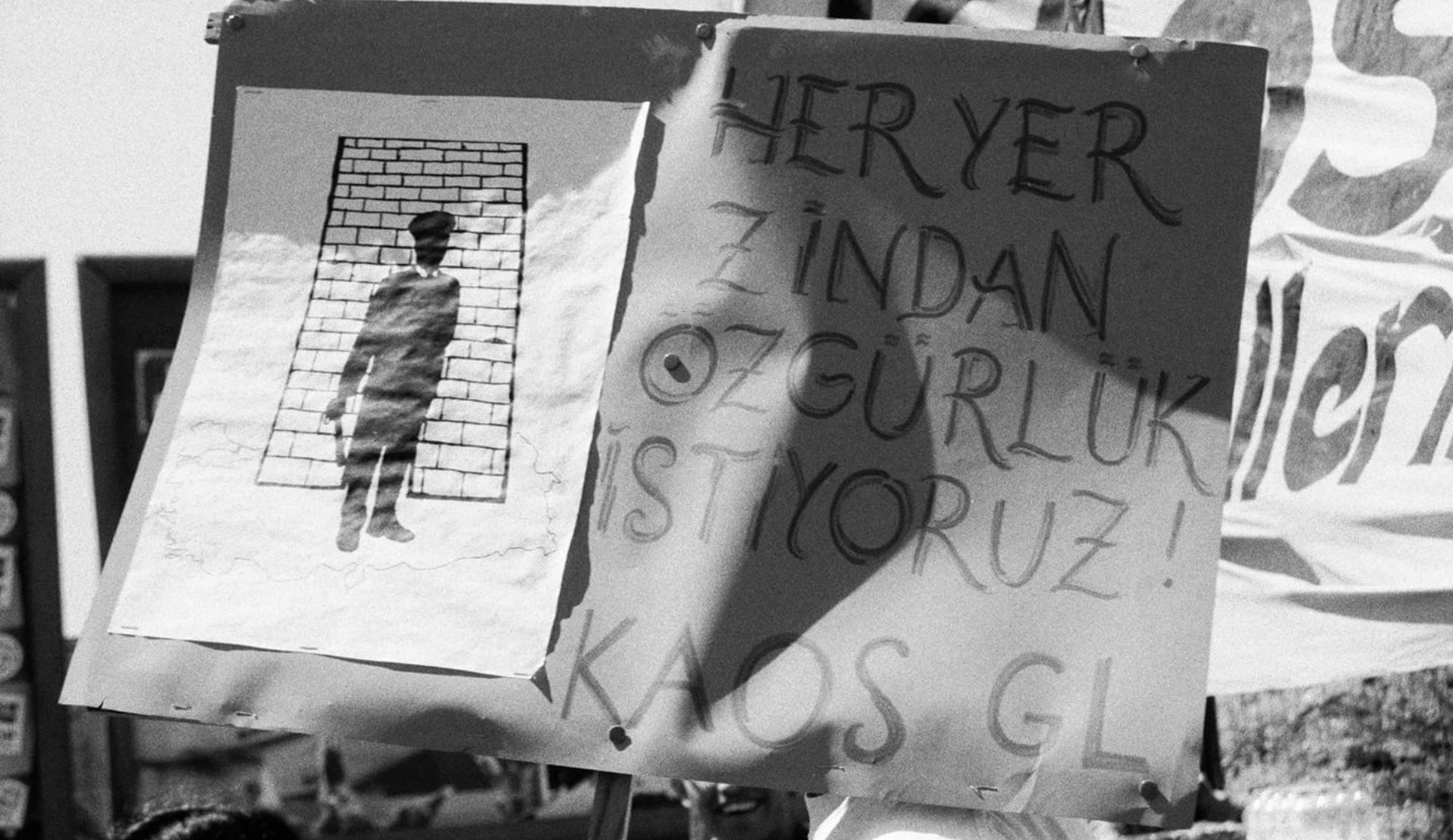 Avukat İdil Arslanbaş: “Tutuklama doğrudan bir cezalandırma biçimi olarak uygulanıyor” Kaos GL - LGBTİ+ Haber Portalı