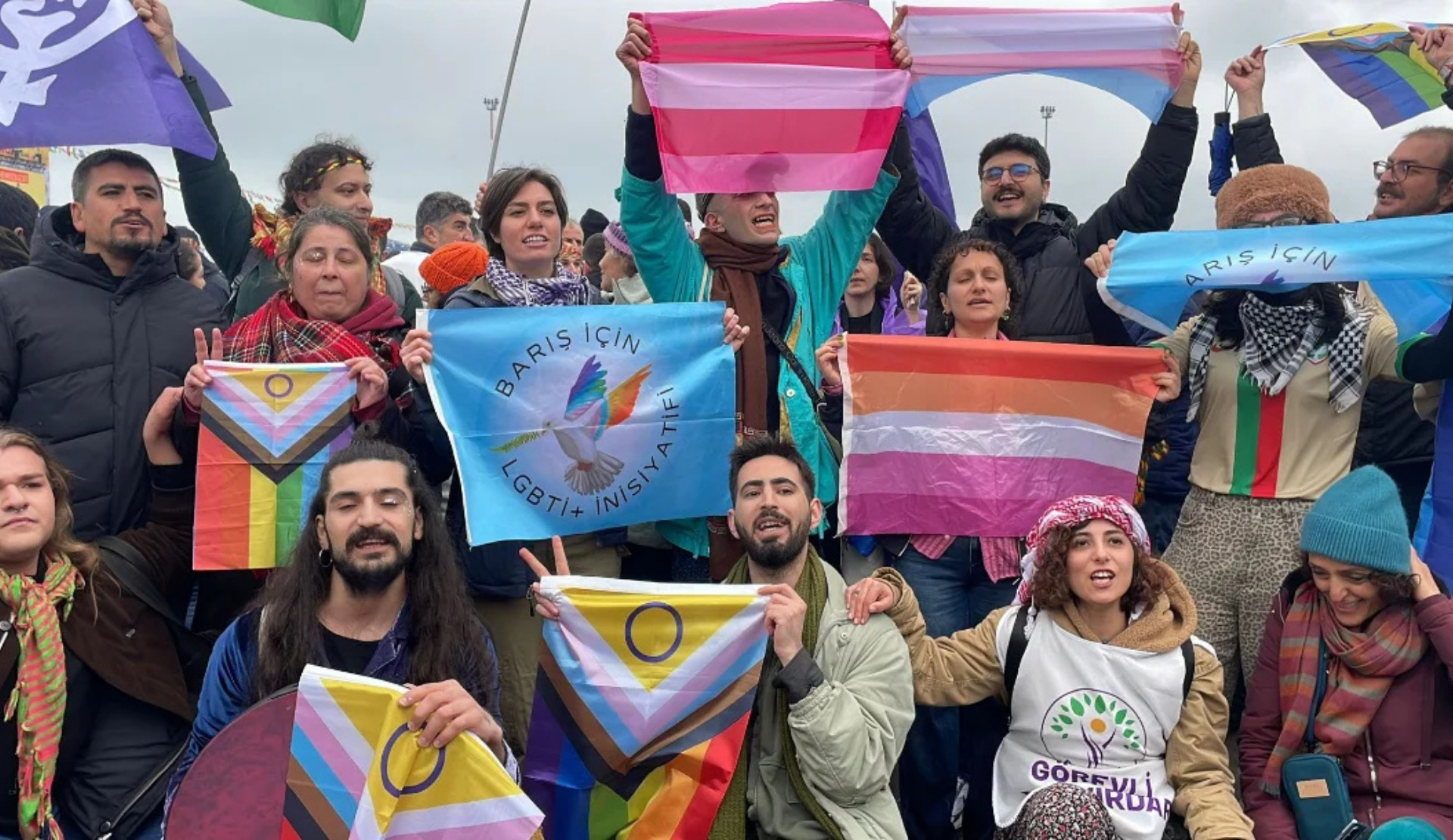 Barış İçin LGBTİ+ İnisiyatifi’nden izleme notu: “2026 Newrozu ve LGBTİ+'ların Newroz’a Katılımı Üzerine” | Kaos GL - LGBTİ+ Haber Portalı Haber