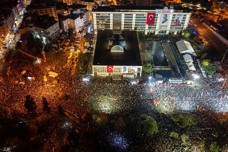 “Barışçıl protestolara ve insan hakları savunucularına yönelik sert baskılara son verin!” Kaos GL - LGBTİ+ Haber Portalı