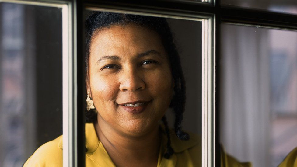 bell hooks’a uğurlama: Feminizm herkes içindir! Kaos GL - LGBTİ+ Haber Portalı
