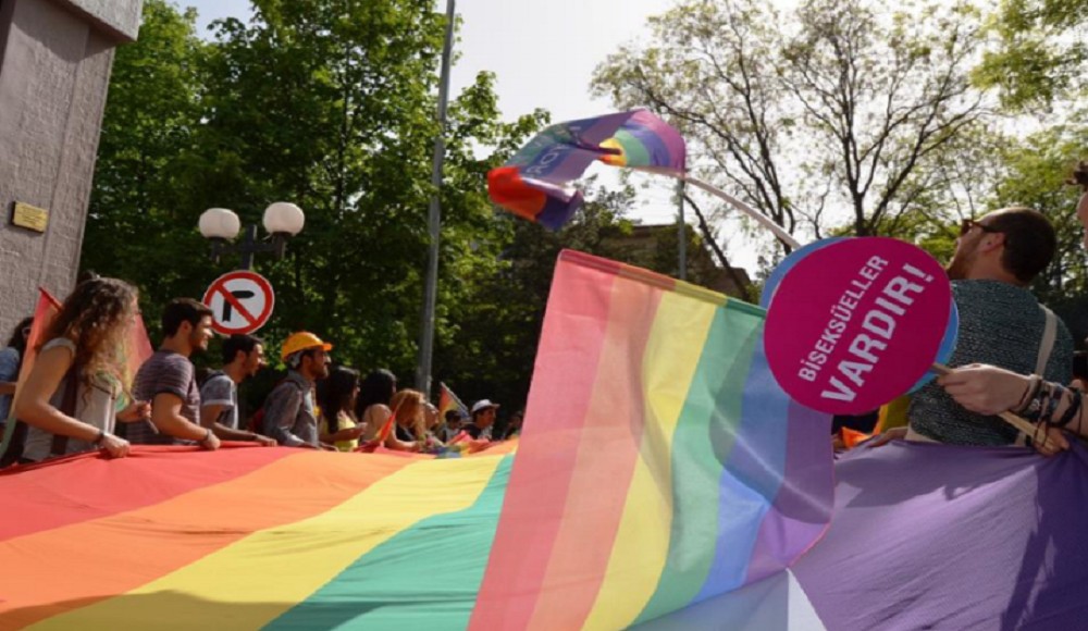 LGBTİ+ dernek ve örgütleri yanıtlıyor: Bi+ politikaları nasıl? | Kaos GL - LGBTİ+ Haber Portalı Haber