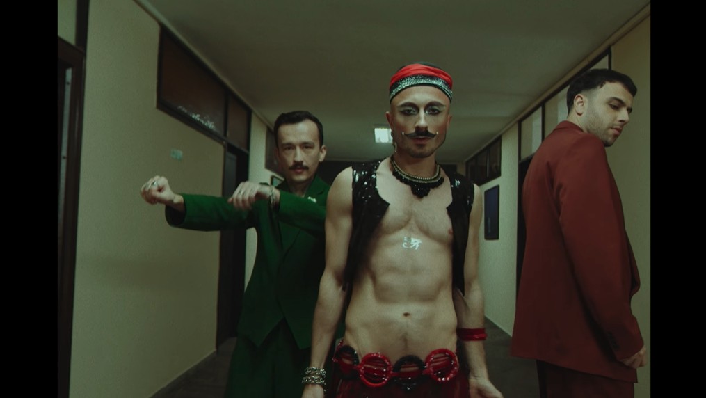“Bi’ Tek Ben Anlarım” klibiyle yayında Kaos GL - LGBTİ+ Haber Portalı