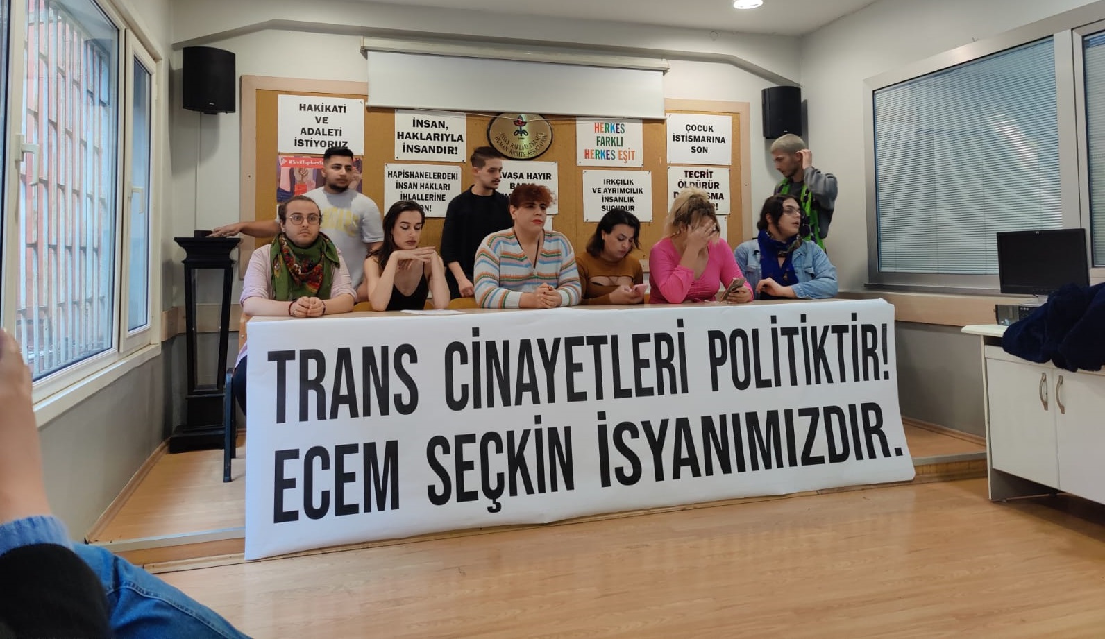 “Bizler hiçbir manşetteki rakamlar ya da acı kaderin kurbanları değiliz!” Kaos GL - LGBTİ+ Haber Portalı