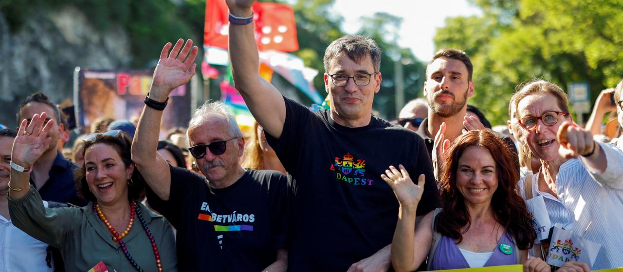 Budapeşte Belediye Başkanı Karácsony’a açılan Onur Yürüyüşü davası askıya alındı | Kaos GL - LGBTİ+ Haber Portalı Haber