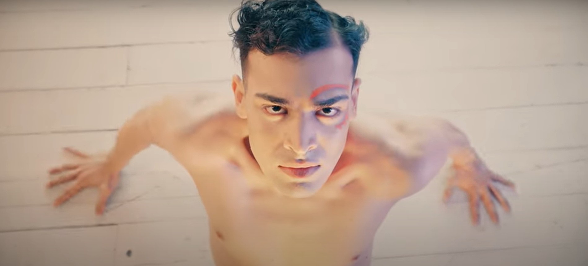 Burinow’un ilk single’ı Onur Haftası’nda: İnsan Kaos GL - LGBTİ+ Haber Portalı