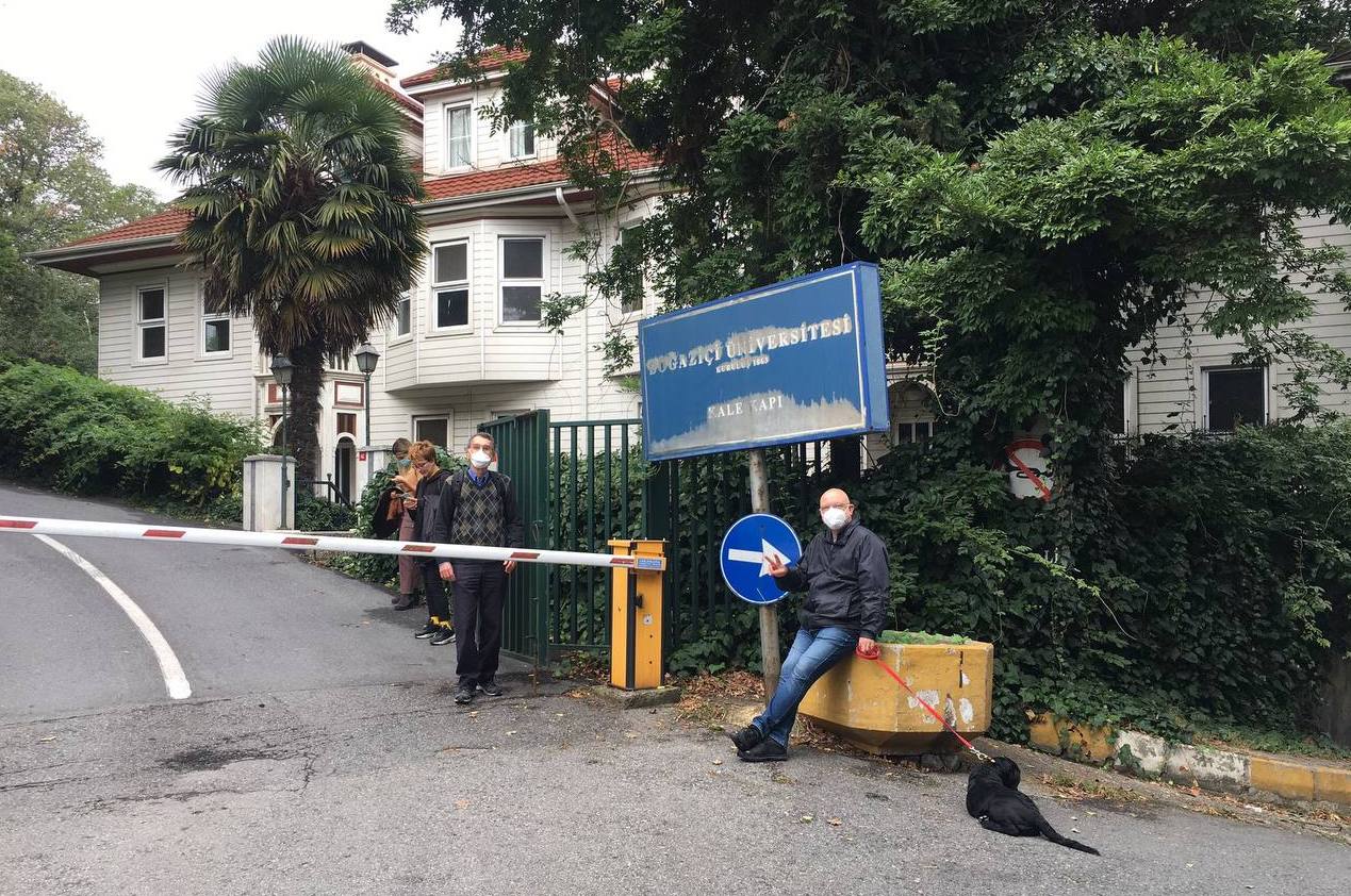 Can Candan, Rektörlük talimatıyla Boğaziçi kampüsüne alınmadı Kaos GL - LGBTİ+ Haber Portalı