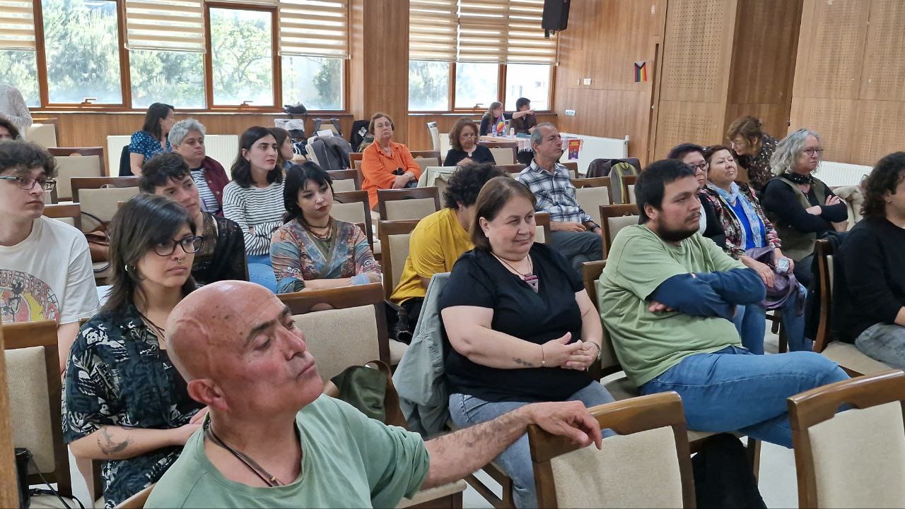 Çanakkale’de 17 Mayıs etkinliği: “Sessiz kalmak ayrımcılığı onaylamaktır” Kaos GL - LGBTİ+ Haber Portalı