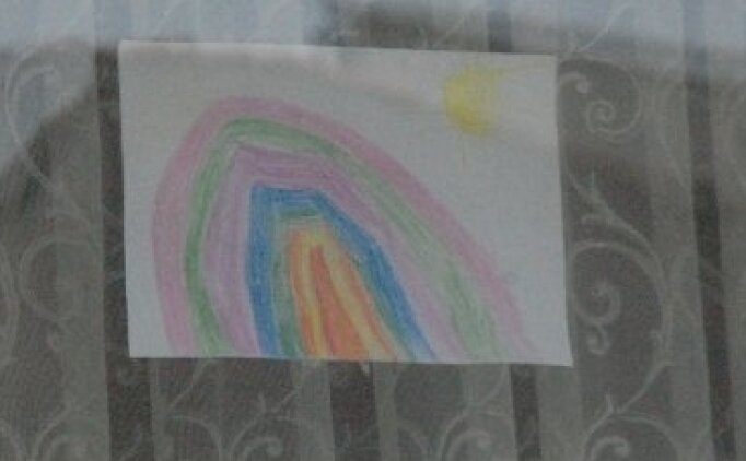 There is no shortage of excuses for hate: Kindergarten warns about rainbows on the windows | Kaos GL - News Portal for LGBTI+ News