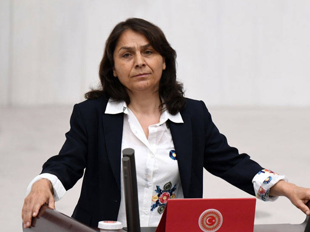 DEM Parti İstanbul Milletvekili Özgül Saki: “Hanifi Zengin, hakkında soruşturma varken nasıl İstanbul Emniyet Müdür Yardımcısı olabiliyor?” Kaos GL - LGBTİ+ Haber Portalı