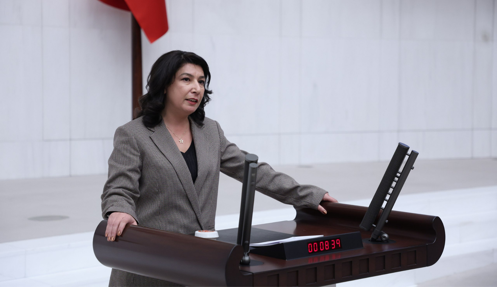 DEM Partili Halide Türkoğlu: LGBTİ+’ları hedef almanıza sessiz kalmayacağız | Kaos GL - LGBTİ+ Haber Portalı Haber