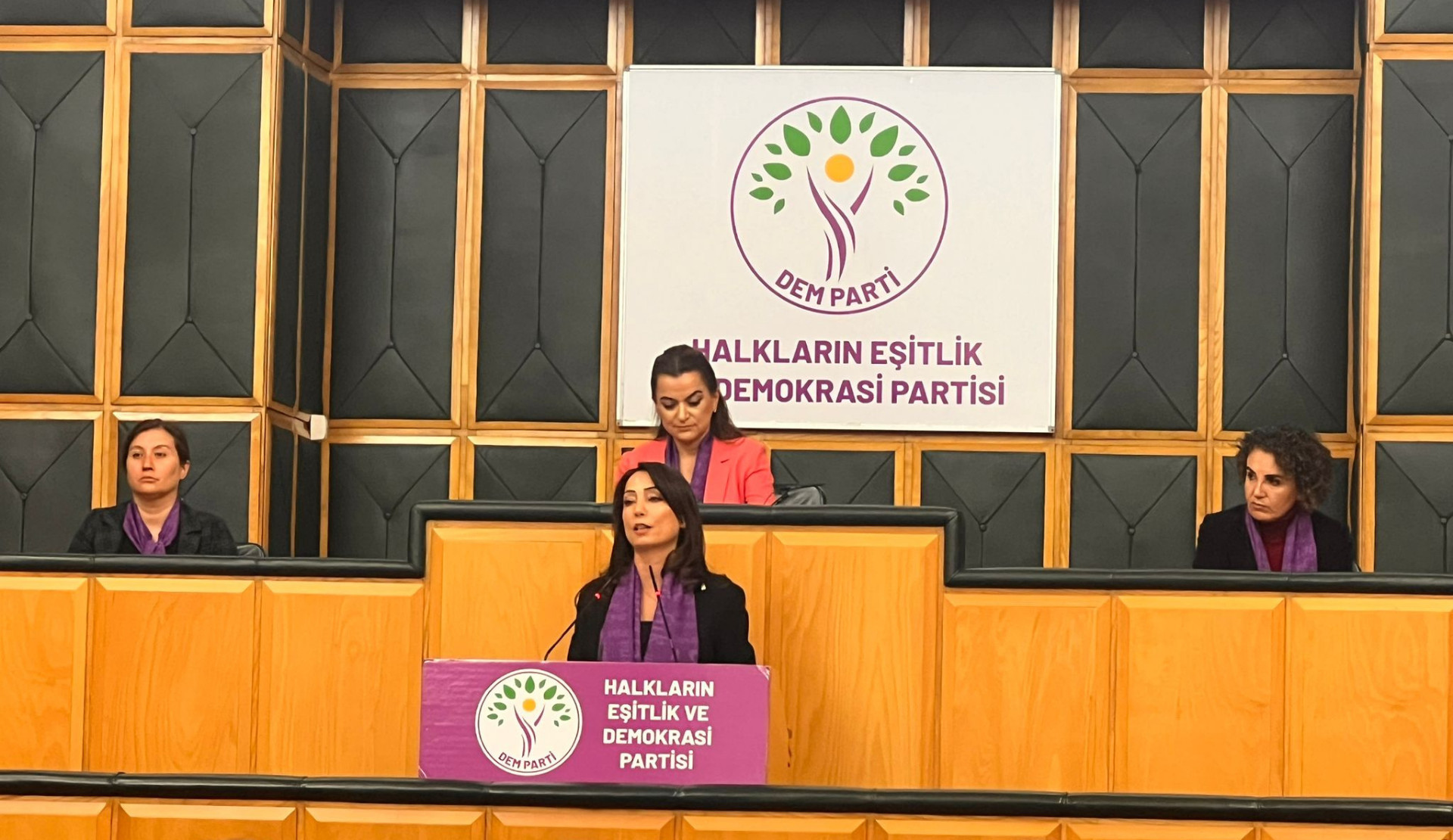 DEM Party Co-Chair Tülay Hatimoğulları: “We will continue our struggle against hate crimes against those with different sexual orientations” Kaos GL - News Portal for LGBTI+