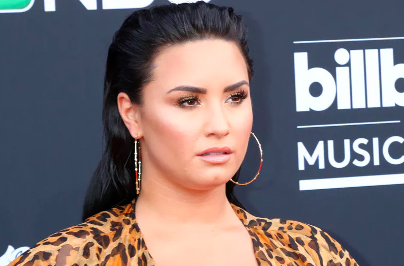 Demi Lovato’dan translara destek mesajı: “Kimse kimliğimizi elimizden alamaz” Kaos GL - LGBTİ+ Haber Portalı