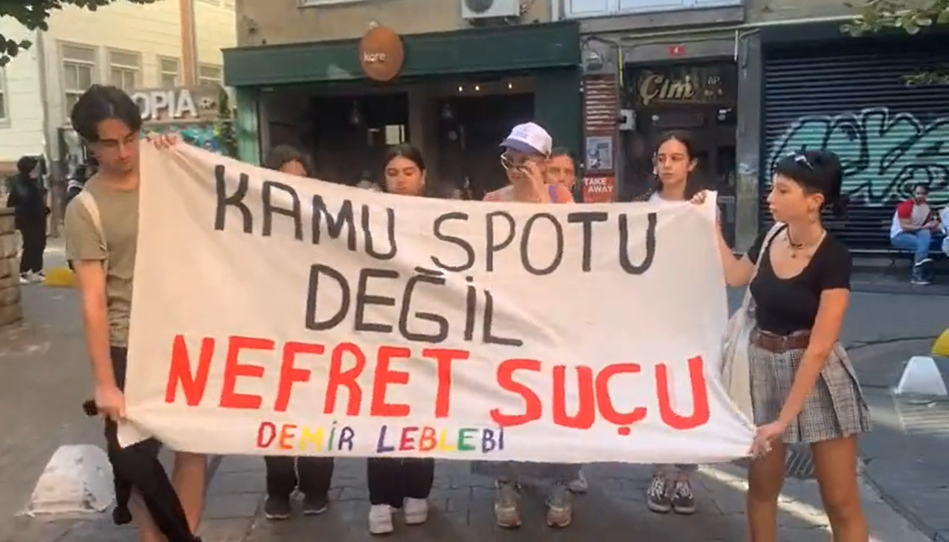 Demir Leblebi: Kamu spotu değil nefret suçu! Kaos GL - LGBTİ+ Haber Portalı