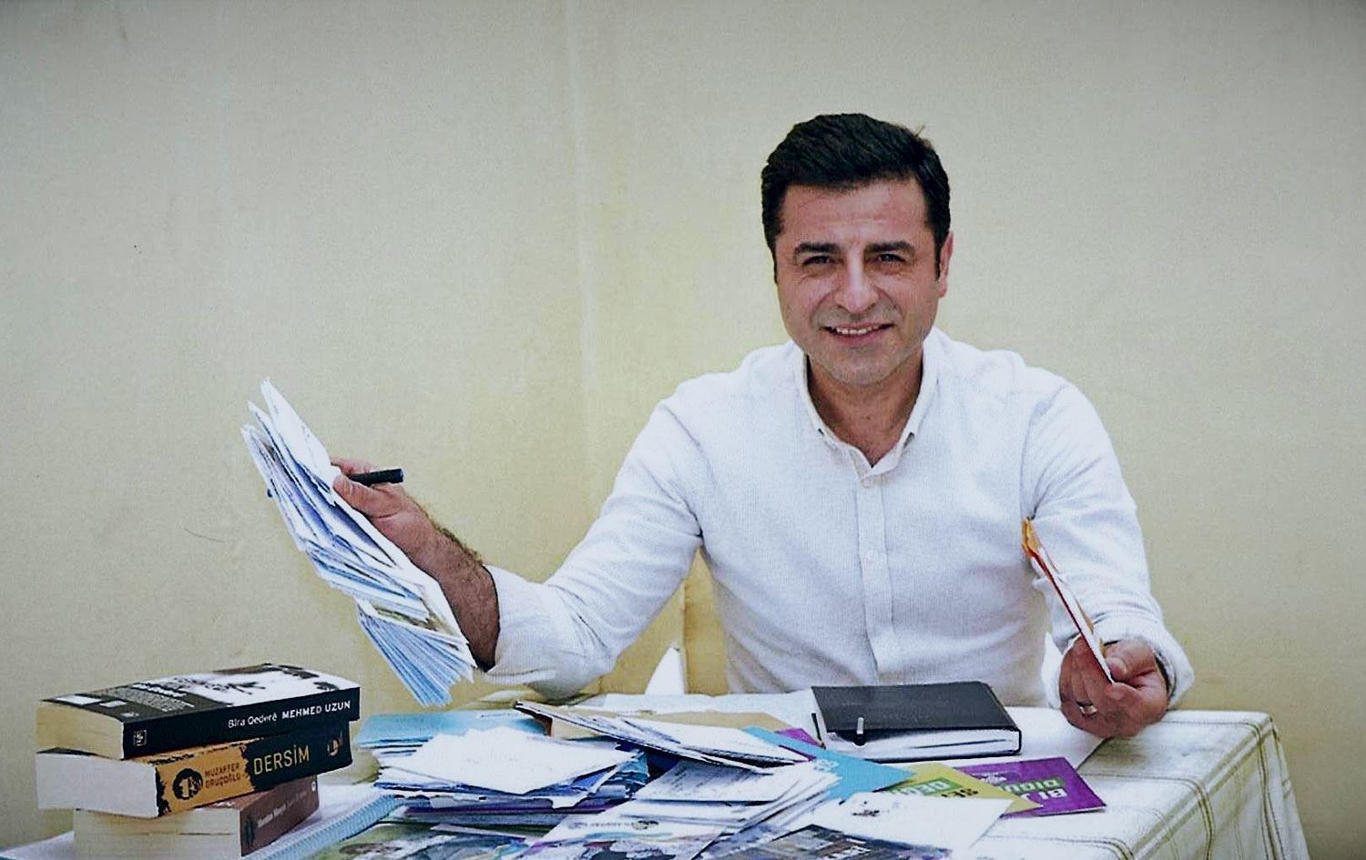 Demirtaş’tan LGBTİ+ hakları sorusuna yanıt: Asıl ahlaksızlık, ayrımcılığa sessiz kalmaktır Kaos GL - LGBTİ+ Haber Portalı
