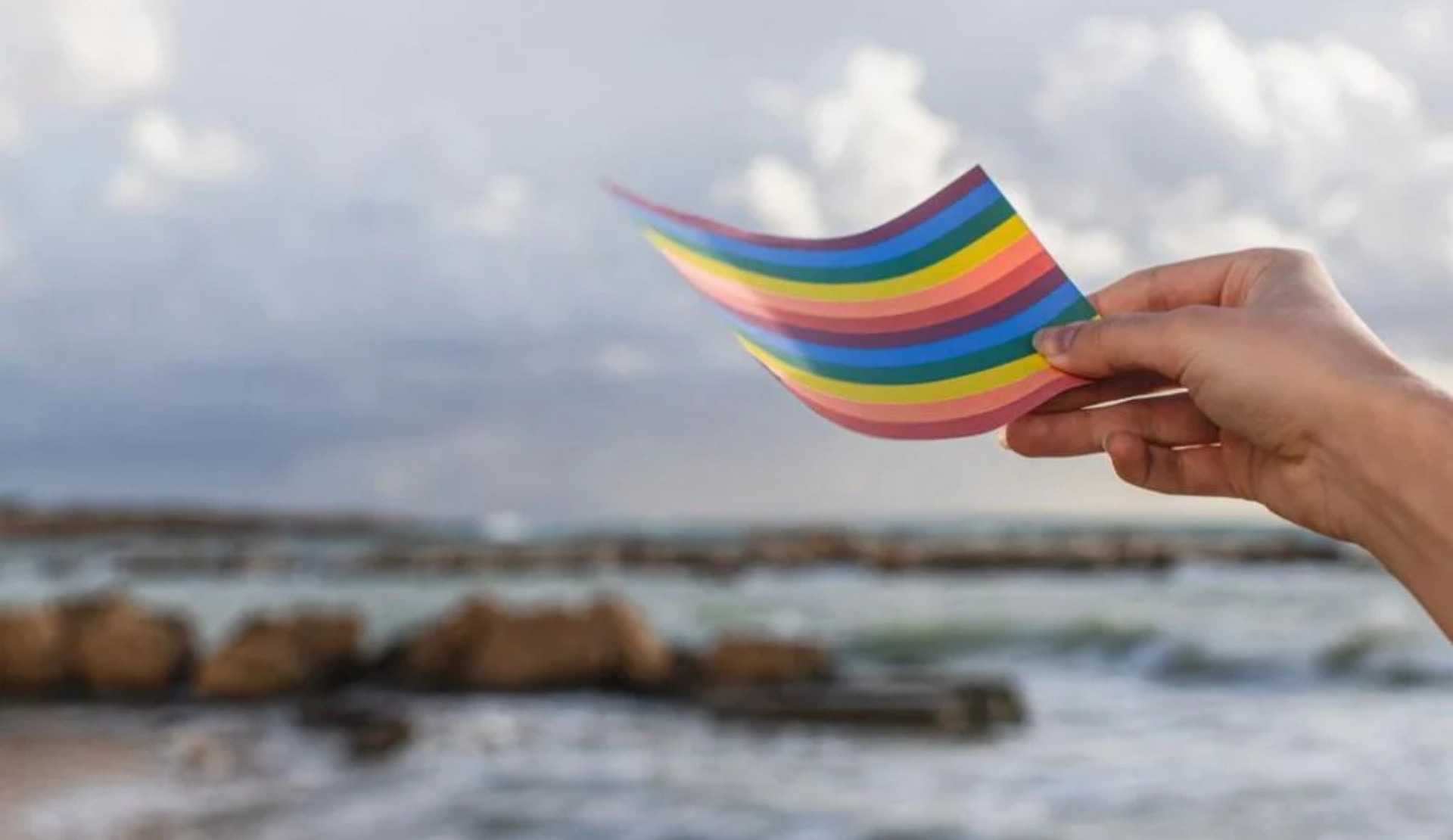 Deniz İşçileri Platformu onur bayrağını göndere toka ediyor | Kaos GL - LGBTİ+ Haber Portalı Haber