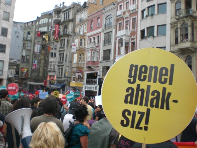 Derneklerden müstehcenlik suçlamalarına ilişkin bilgi notu Kaos GL - LGBTİ+ Haber Portalı
