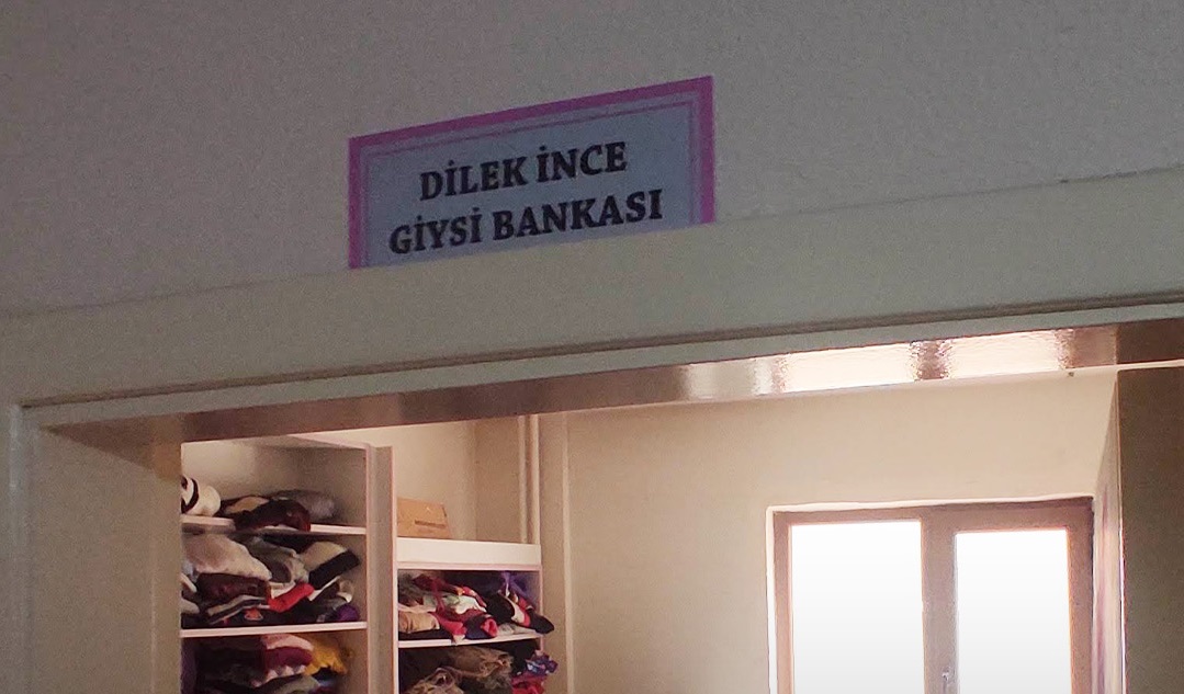 Dilek İnce Giysi Bankası dayanışmayı büyütmeye çağırıyor Kaos GL - LGBTİ+ Haber Portalı