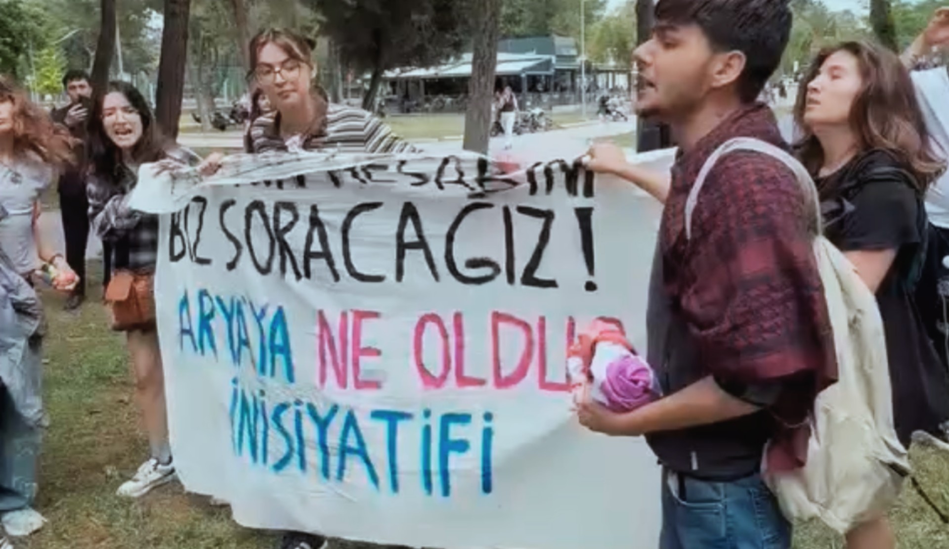 Ege Üniversitesi'nde 5. Onur Pikniği’ne güvenlik ve polis saldırdı! Kaos GL - LGBTİ+ Haber Portalı