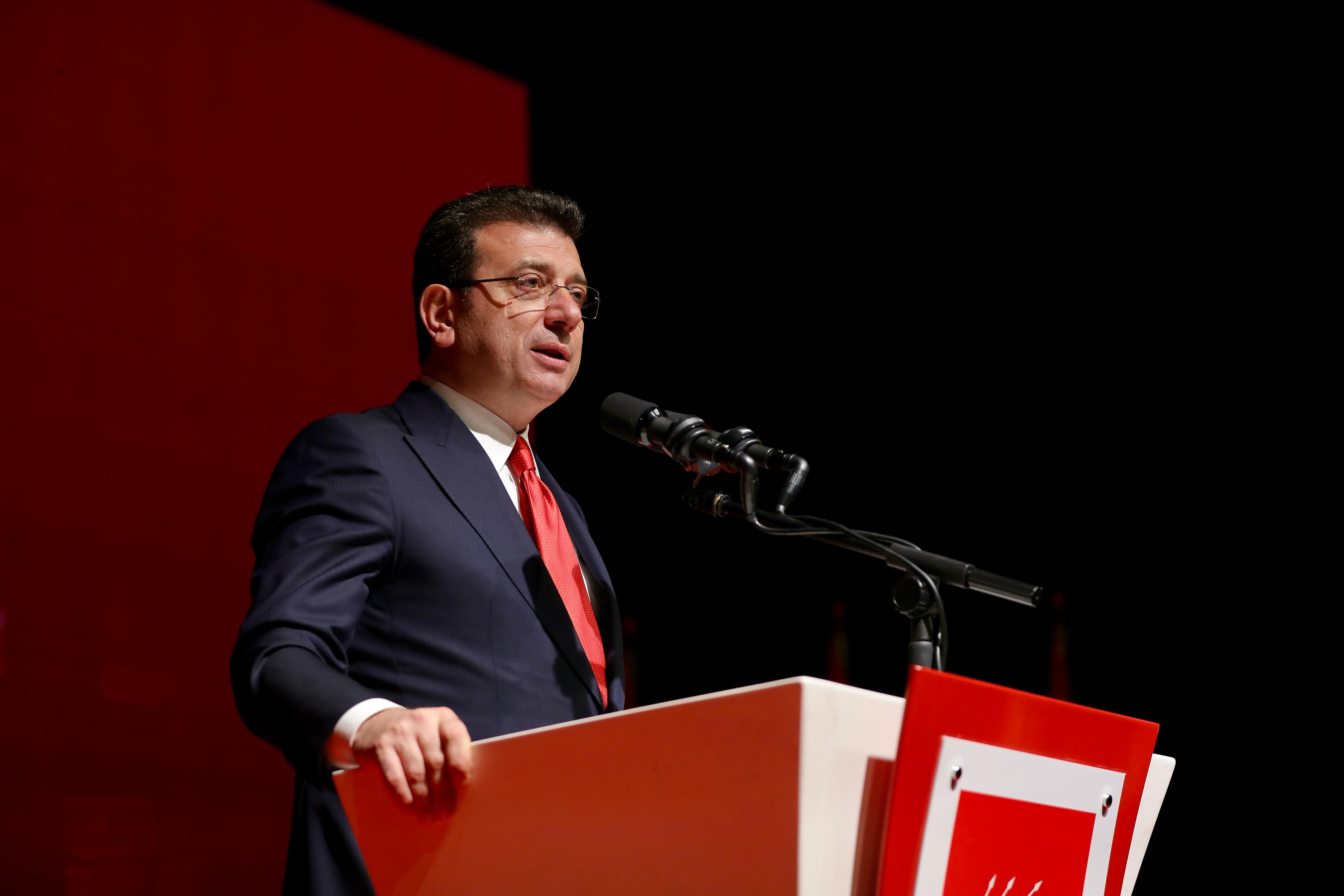 Ekrem İmamoğlu: “Enes Hocaoğulları gibi cesur gençlerin sesine ses katma zamanı” Kaos GL - LGBTİ+ Haber Portalı