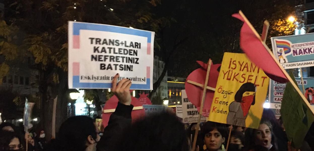 Eskişehir’de 25 Kasım: Polis, LGBTİ+ bayraklarını engelledi Kaos GL - LGBTİ+ Haber Portalı
