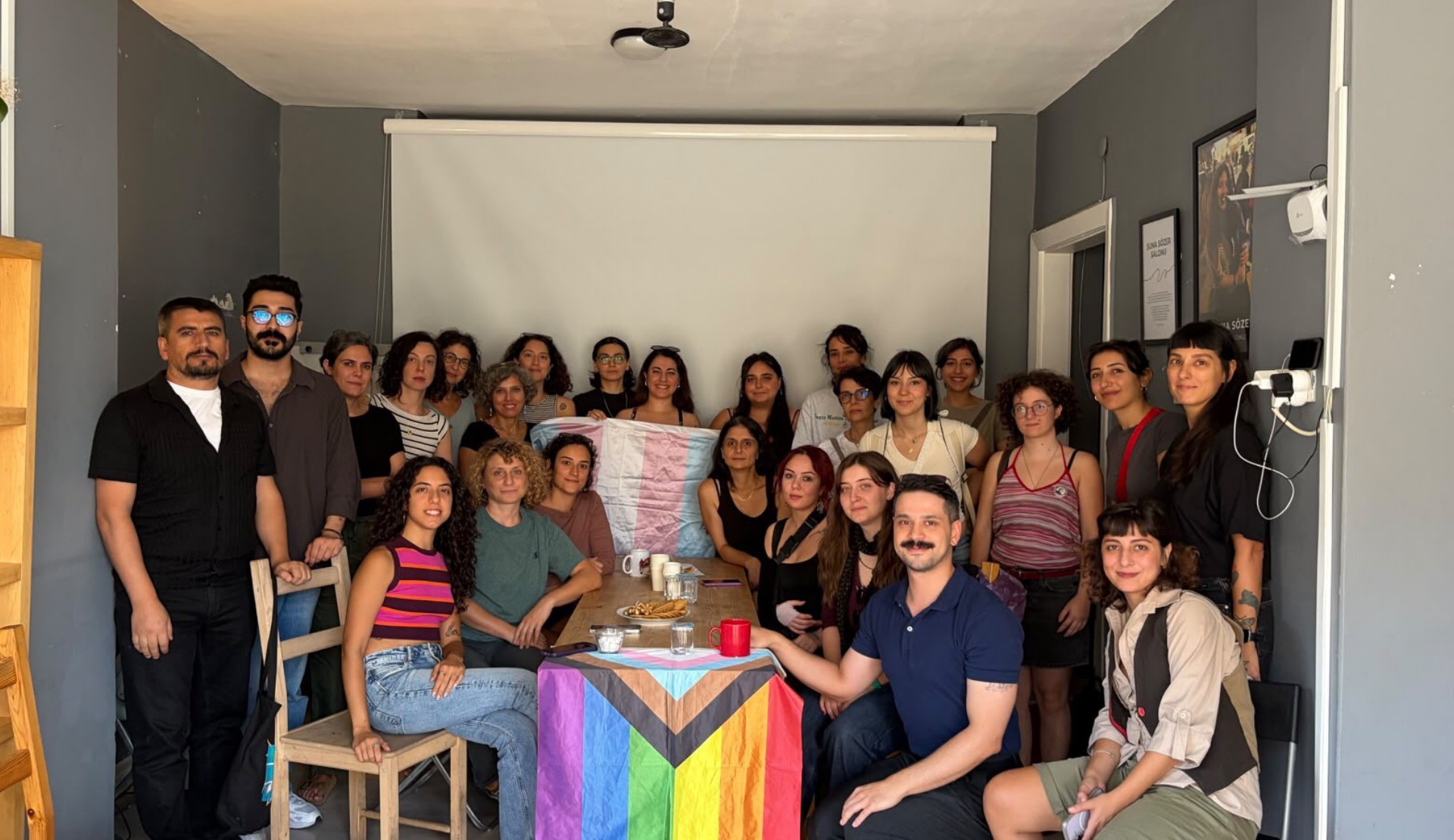 Feministler ve kadın örgütlerinden SPoD’a dayanışma ziyareti Kaos GL - LGBTİ+ Haber Portalı