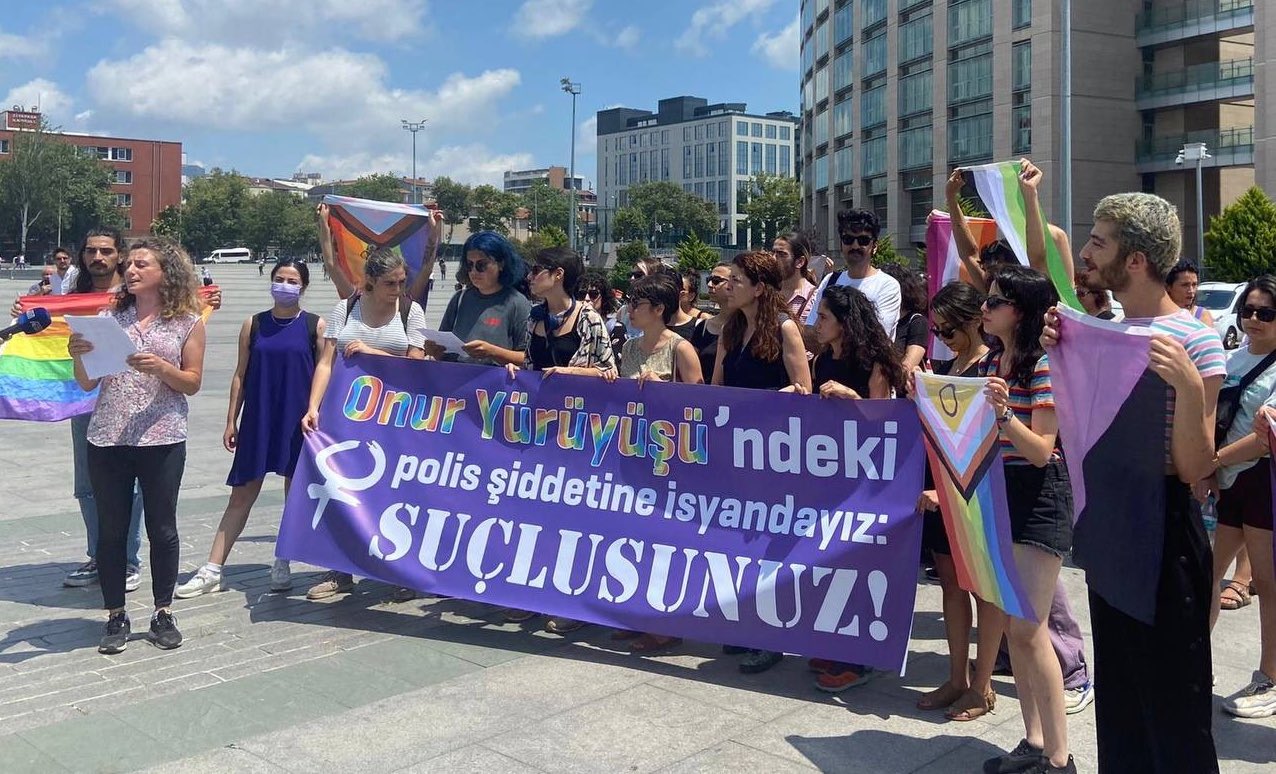 Feministlerden İstanbul Onur Yürüyüşü’nde polis şiddet ve tacizine suç duyurusu Kaos GL - LGBTİ+ Haber Portalı
