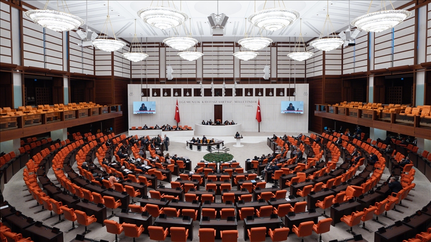 Gazete Pencere’nin kulis haberi: LGBTİ+ karşıtı düzenlemeler yargı paketinde yok, derneklere yönelik kısıtlamalar sonraki dönemde gündemde Kaos GL - LGBTİ+ Haber Portalı