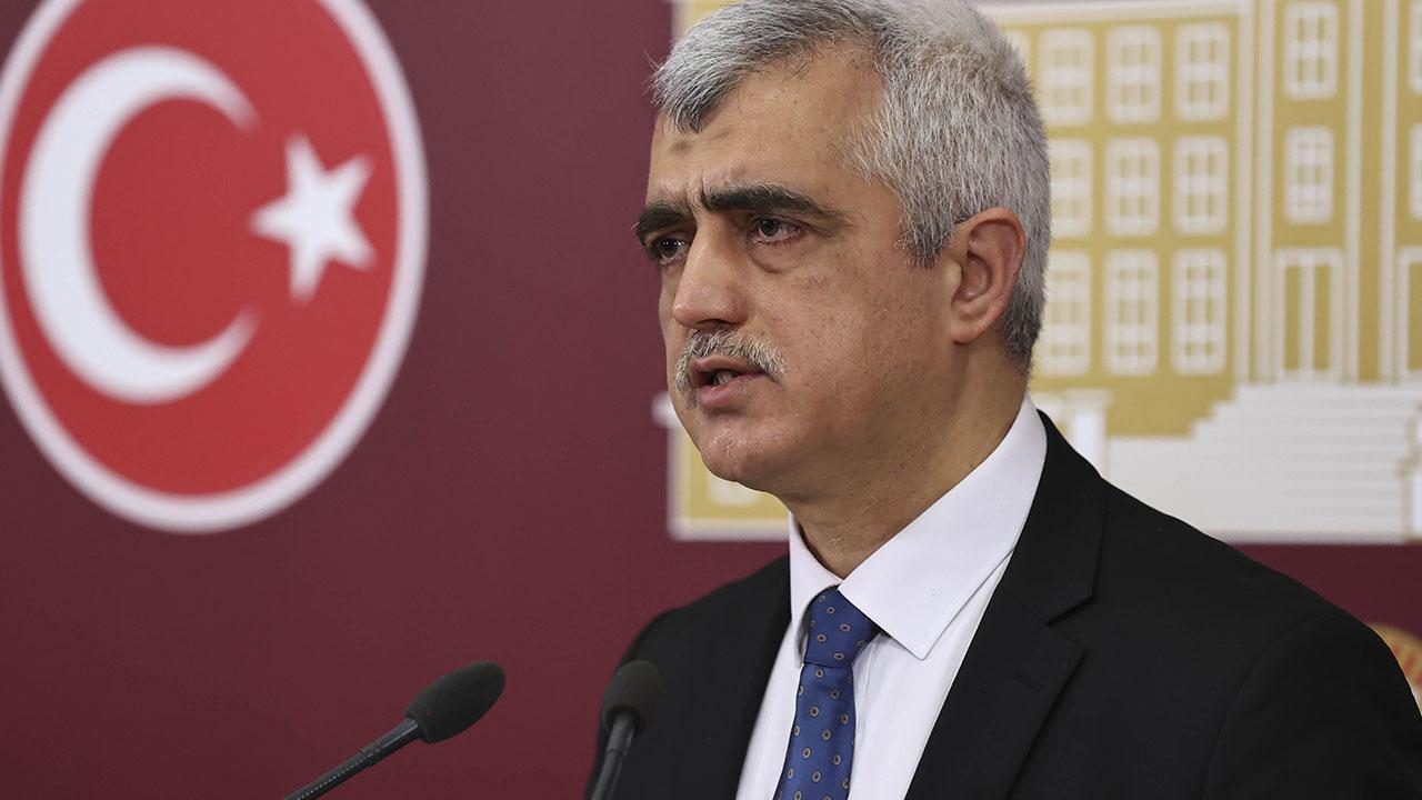 Gergerlioğlu, Kaos GL tutsaklarını ziyaret etti: “İnsanları sanki bir depoya koymuşlar” Kaos GL - LGBTİ+ Haber Portalı