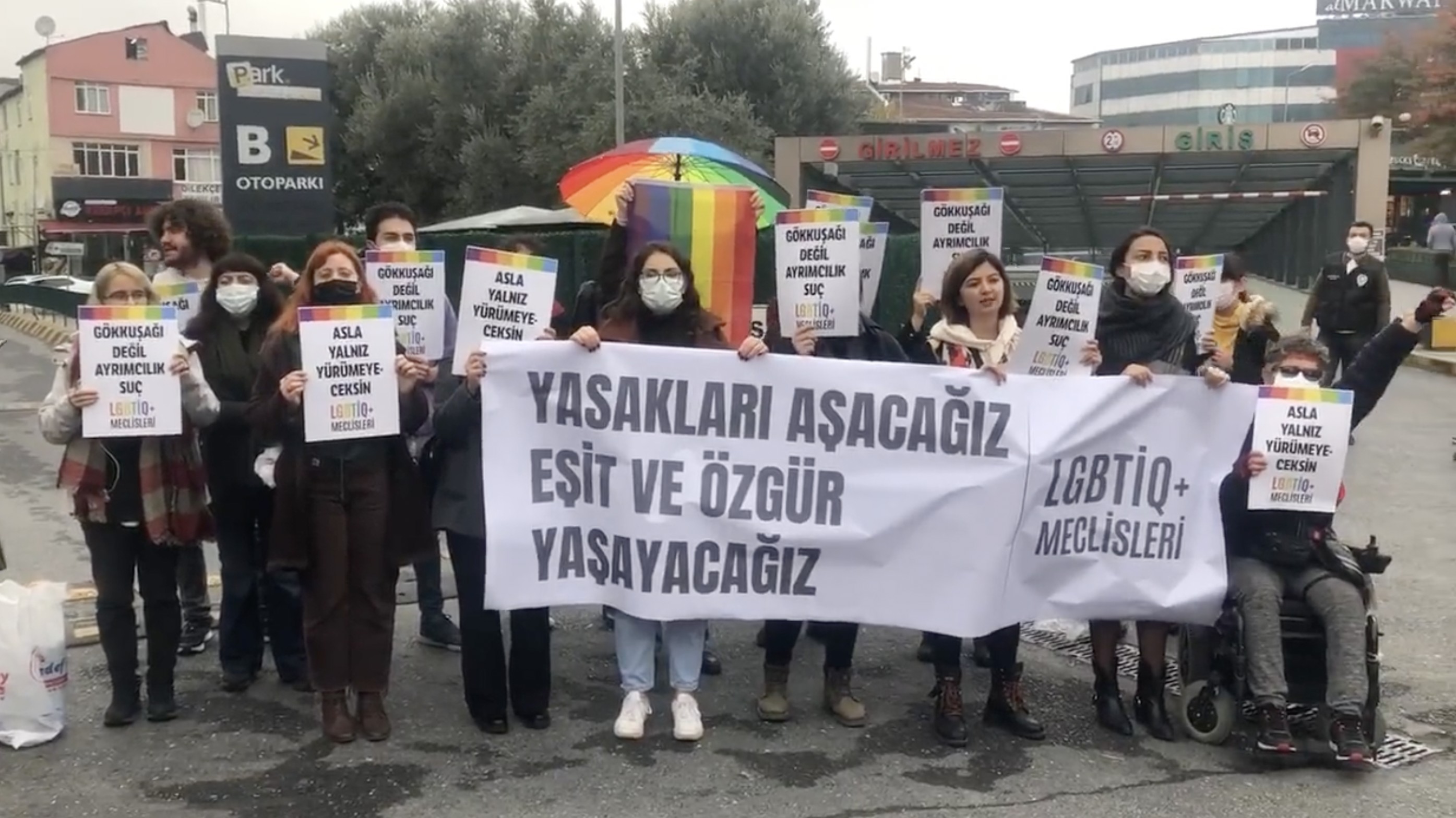 “Gökkuşağı değil, ayrımcılık suç” Kaos GL - LGBTİ+ Haber Portalı
