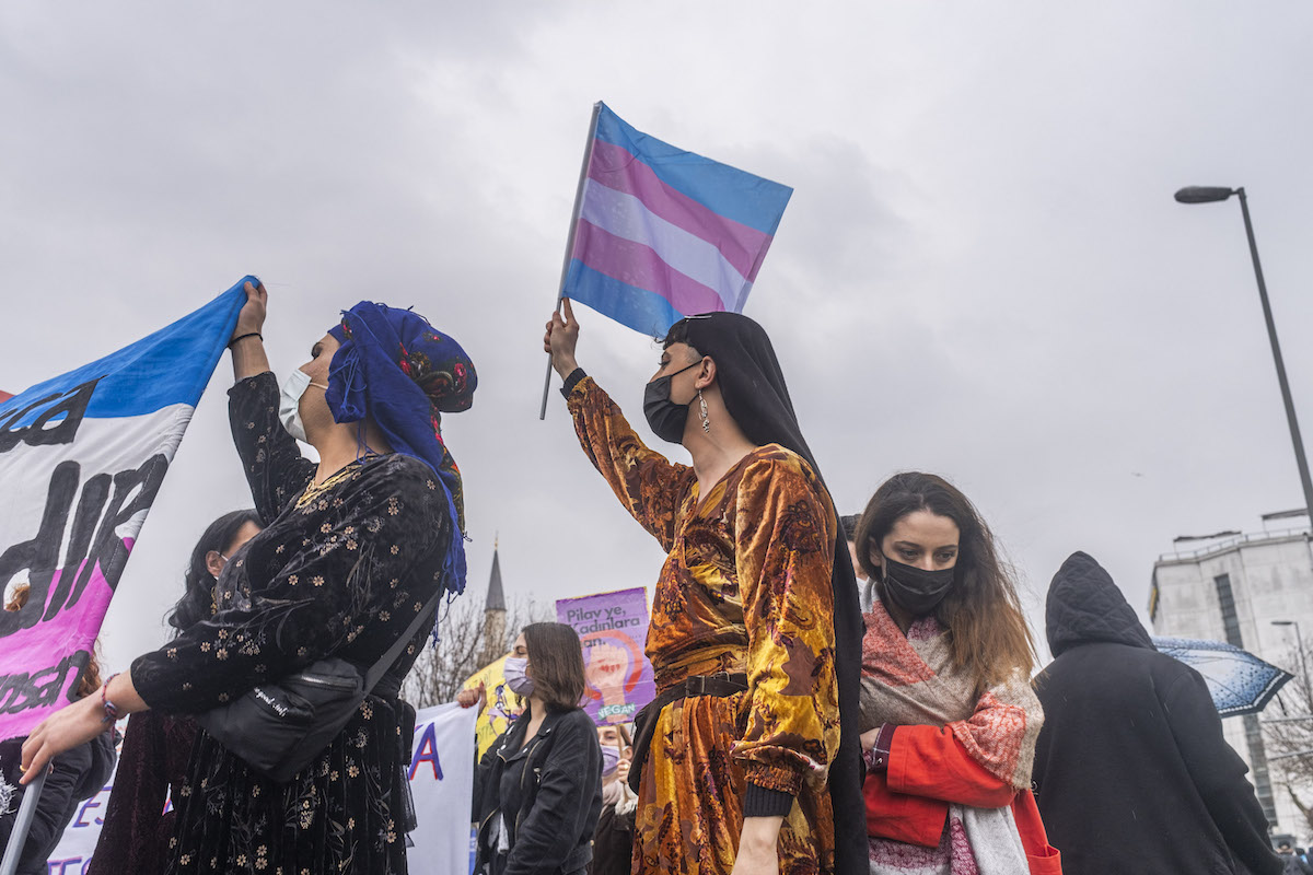 Gözaltı yetmedi, bir de para cezası! Kaos GL - LGBTİ+ Haber Portalı