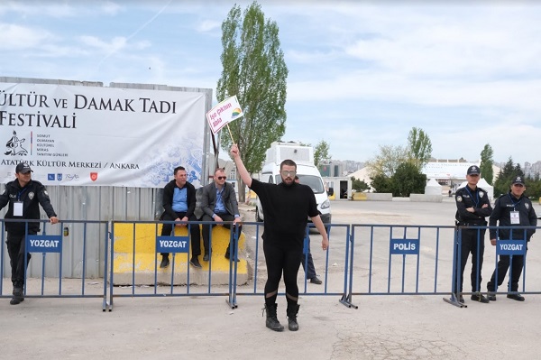 “Gücümü madilikten, oraldan ve pek çok şeyden alıyorum!” | Kaos GL - LGBTİ+ Haber Portalı Haber