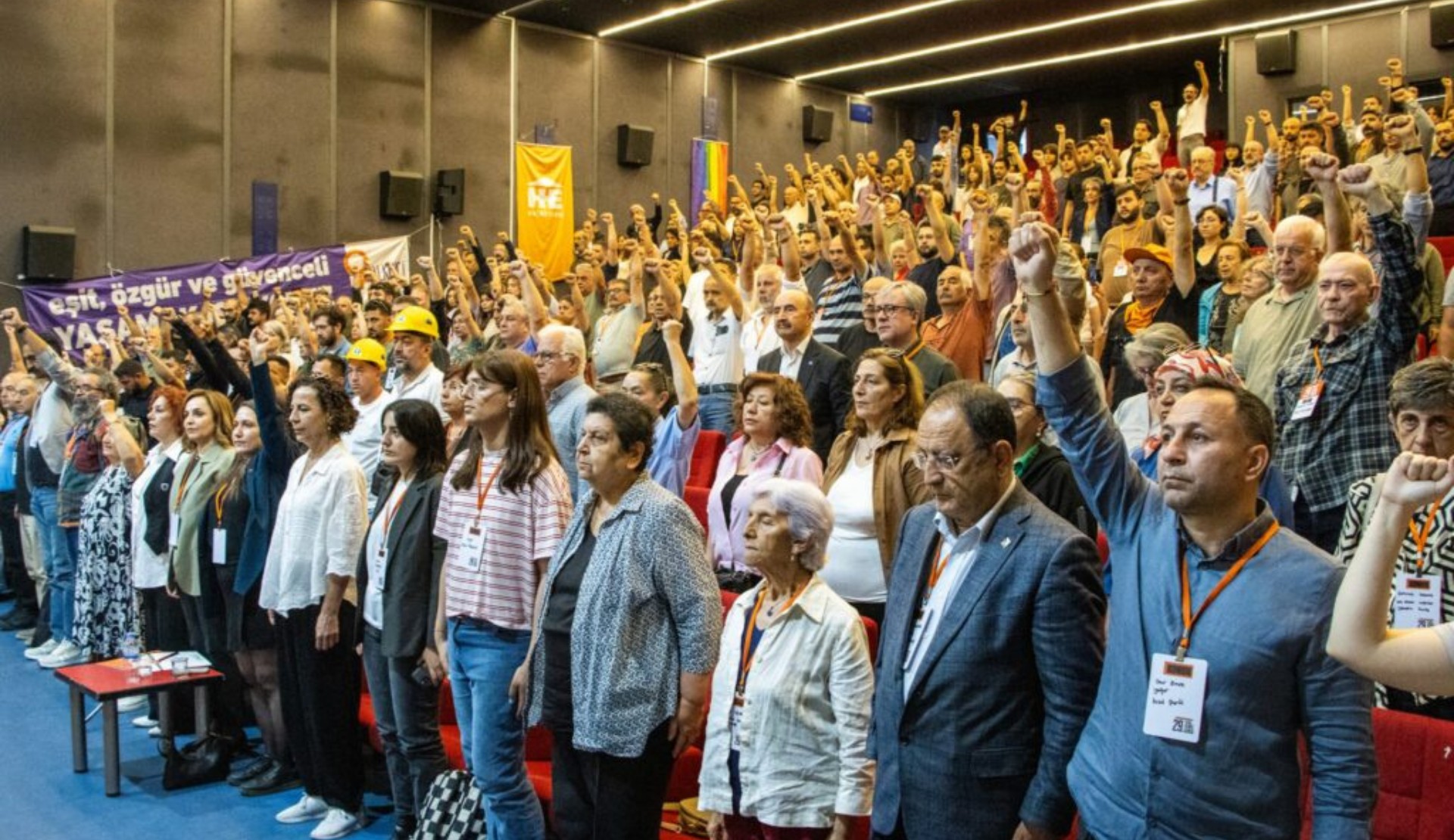 Halkevleri 29. Olağan Genel Kurulu Sonuç Bildirgesi yayınladı: “LGBTİ+’ların eşit haklara sahip olmasını istiyoruz” | Kaos GL - LGBTİ+ Haber Portalı Haber