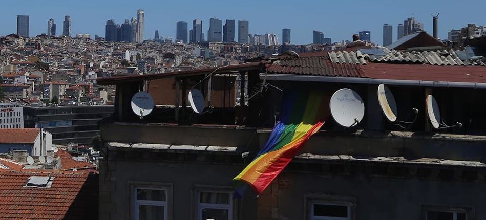 LGBTİ+ mülteciler direnişi anlatıyor: Direniş, acı bir gülüştür | Kaos GL - LGBTİ+ Haber Portalı Haber