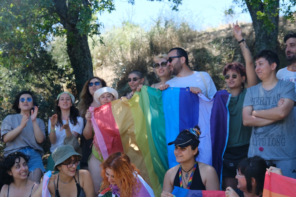 Hedef gösterilip, engellenen Ege Onur Pikniği yaşandı Kaos GL - LGBTİ+ Haber Portalı